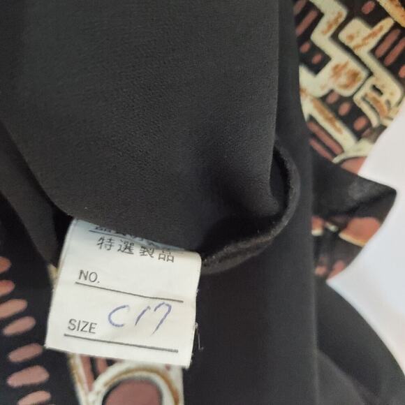 Aloha Womens Blouse Large Abstract Tapa & Flowers on Black Button Down - Picture 5 of 6